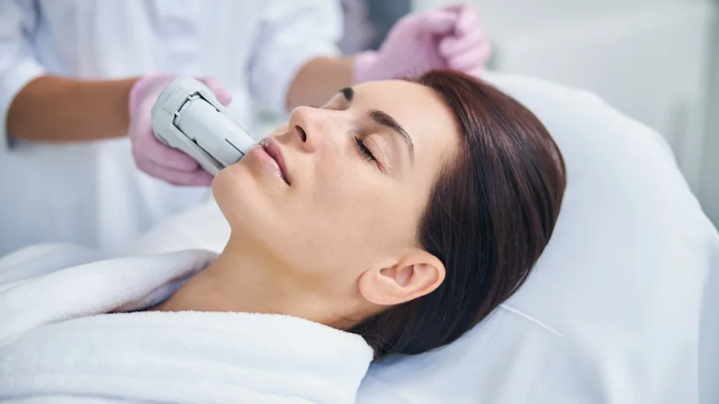 Learn what to expect before and after a HIFU facial. 